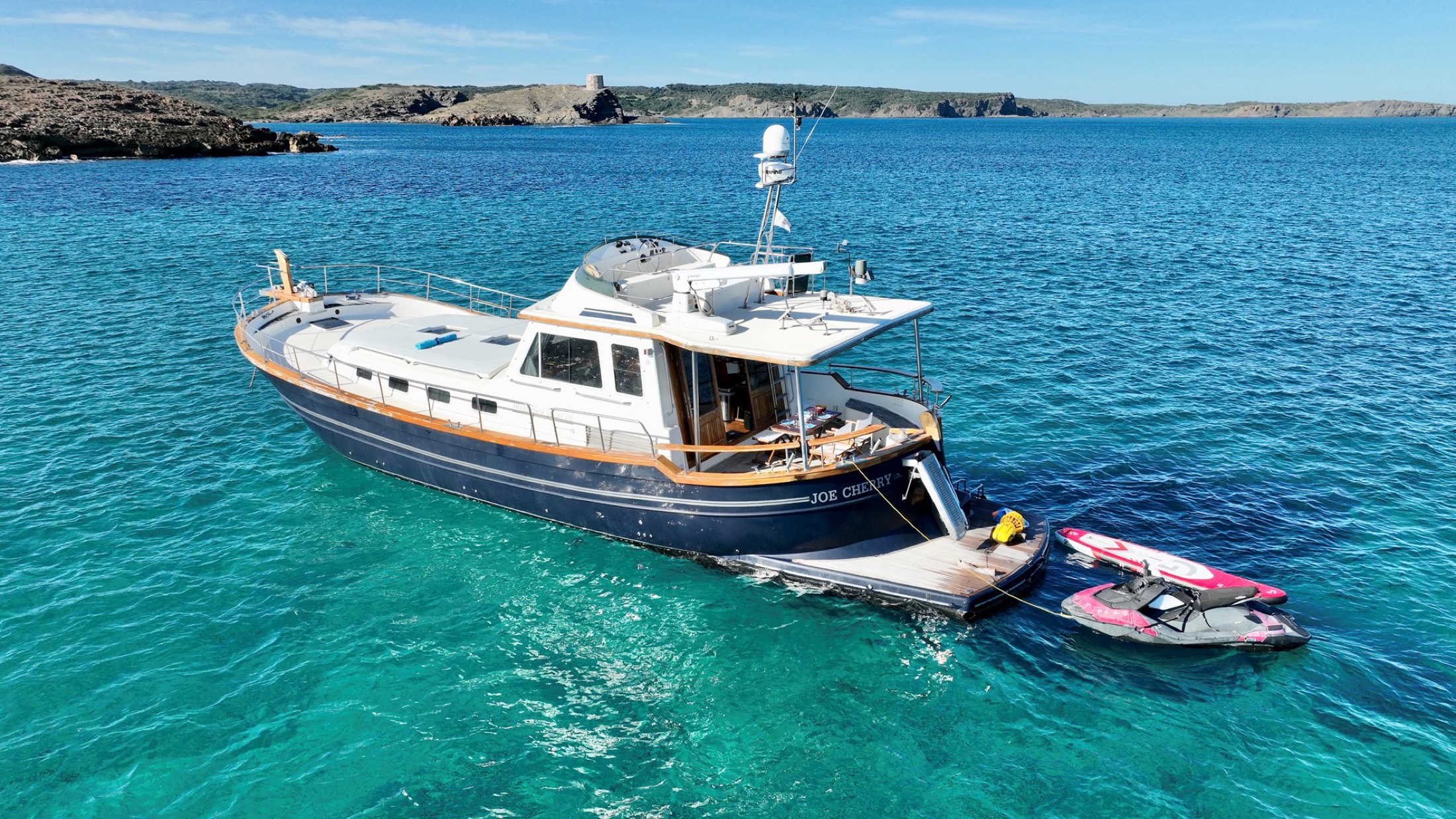 Menorquin Yachts 180 Fly at anchor